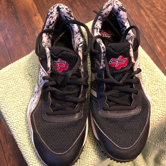 kids turf shoes baseball